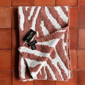 NWT Marcus Adler New York Zebra Print Soft Comfy Terry Scarf